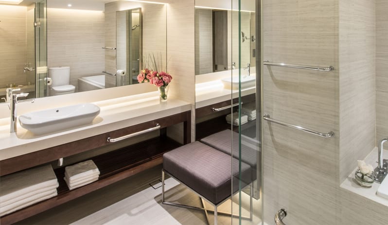 Pan Pacific Singapore - Skyline Suite Bathroom